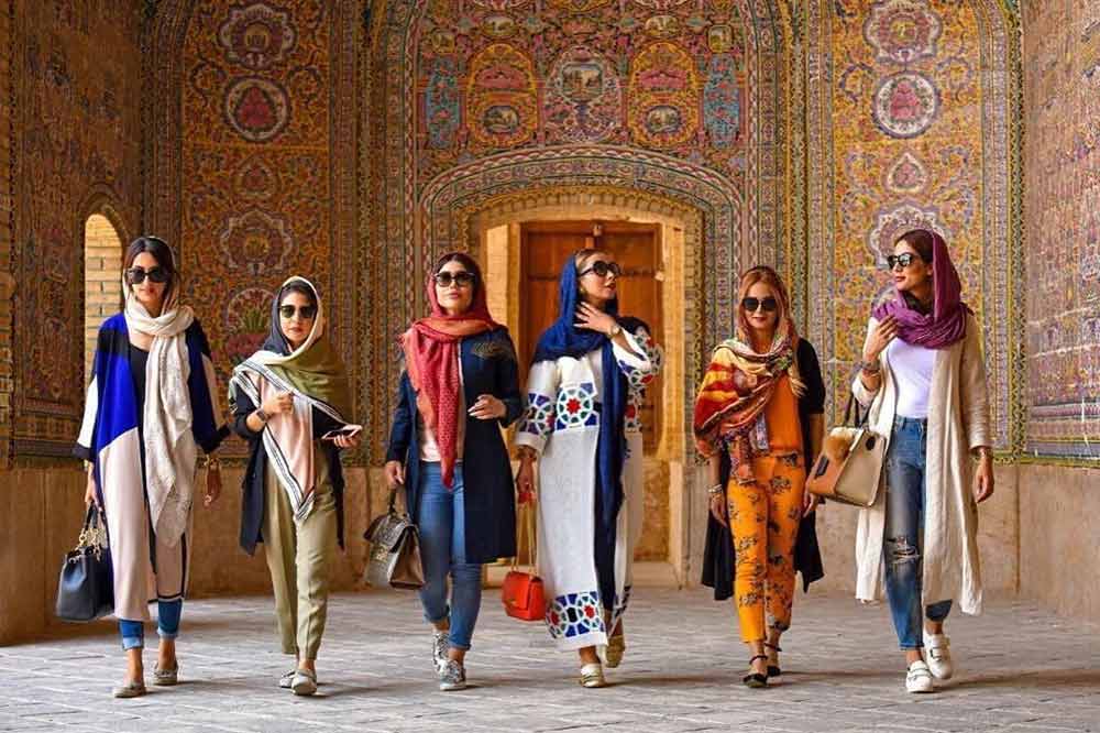 woman dress code in Iran